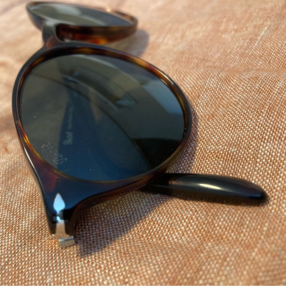 Persol 3092 Sunglasses LIKE NEW - Picture 7 of 11